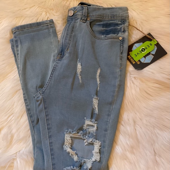 Indigo Rein Distressed Jeans - NWT - Size 11 - Picture 3 of 13